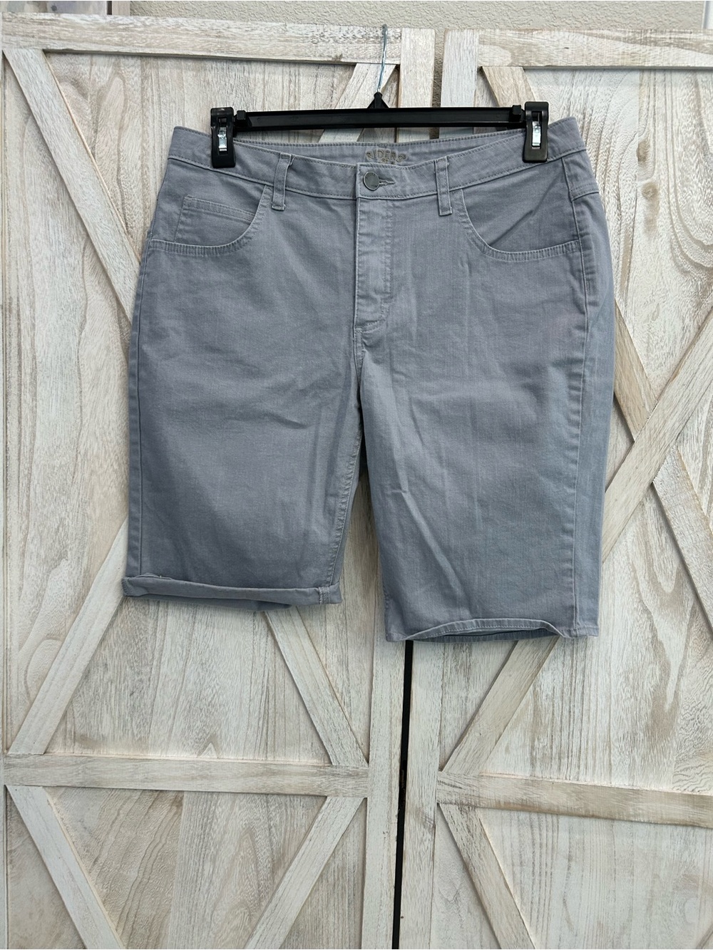 Lee Women’s Light Gray Knee-Length Bermuda Shorts